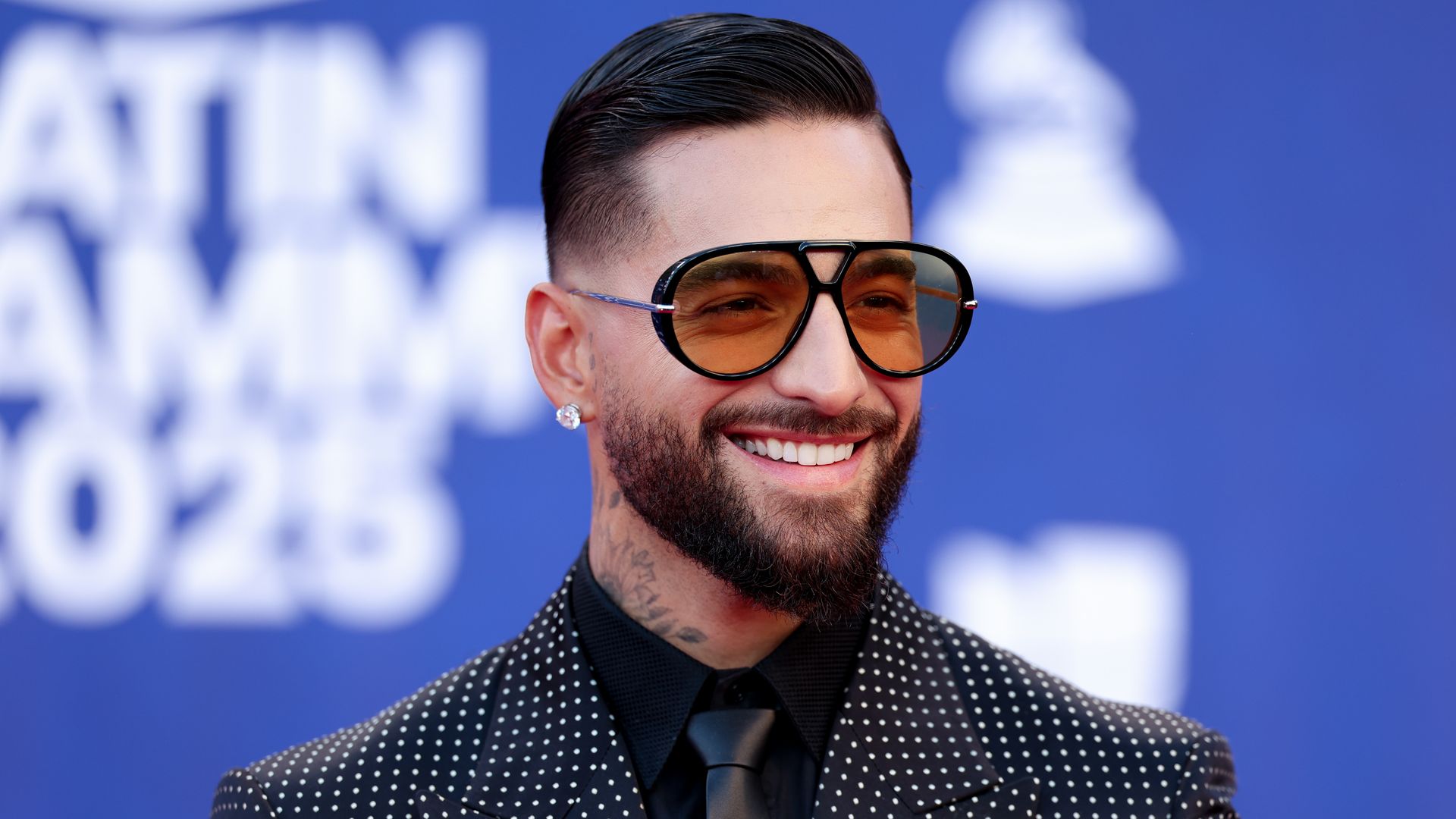 Maluma dedica a su hija Paris su gran debut como host de los Latin GRAMMY