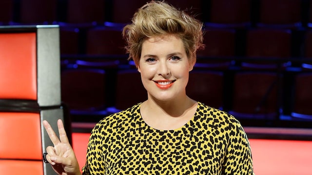 tania llasera en el plato de la voz