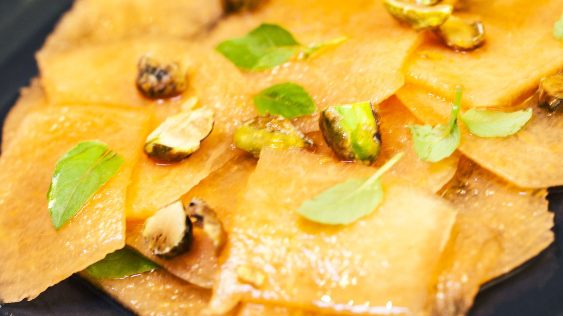 'Carpaccio' de melón con frutos secos