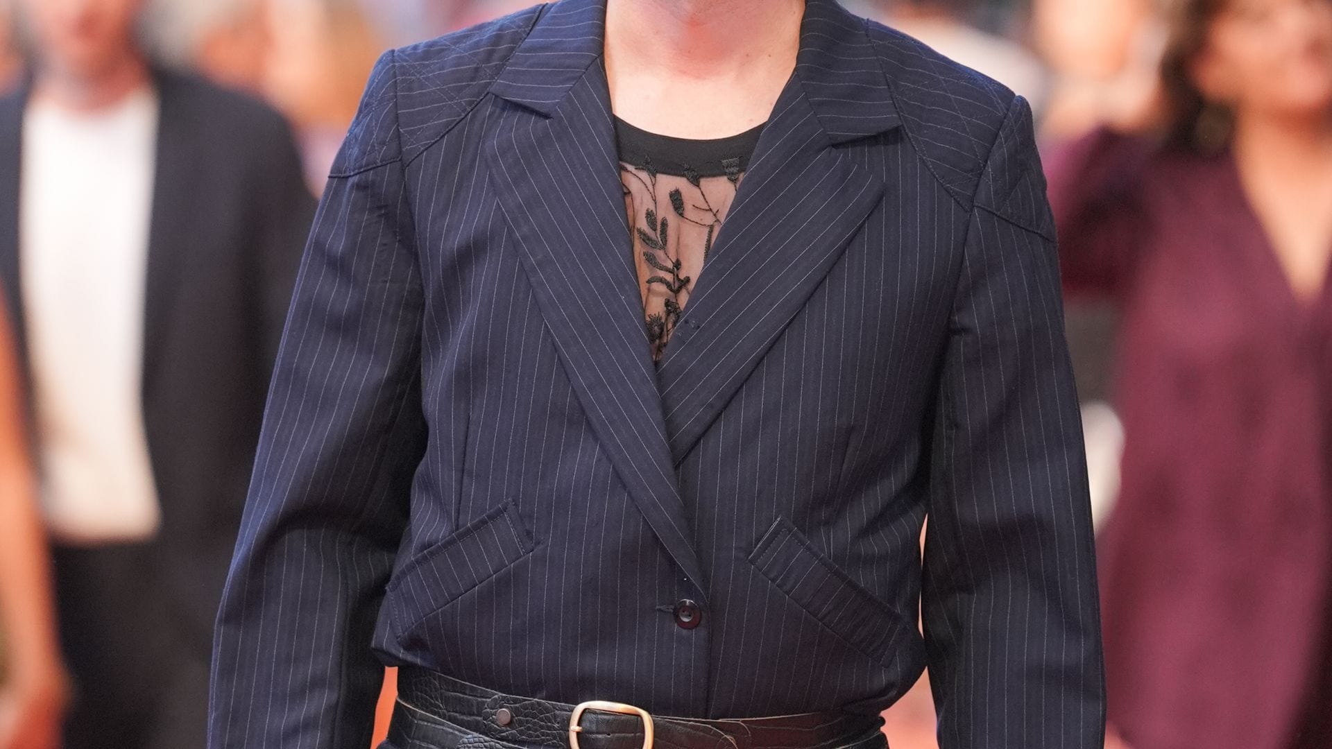 El cómico y presentador David Broncano posa en la alfombra naranja de la gala de clausura del FesTVal de Vitoria