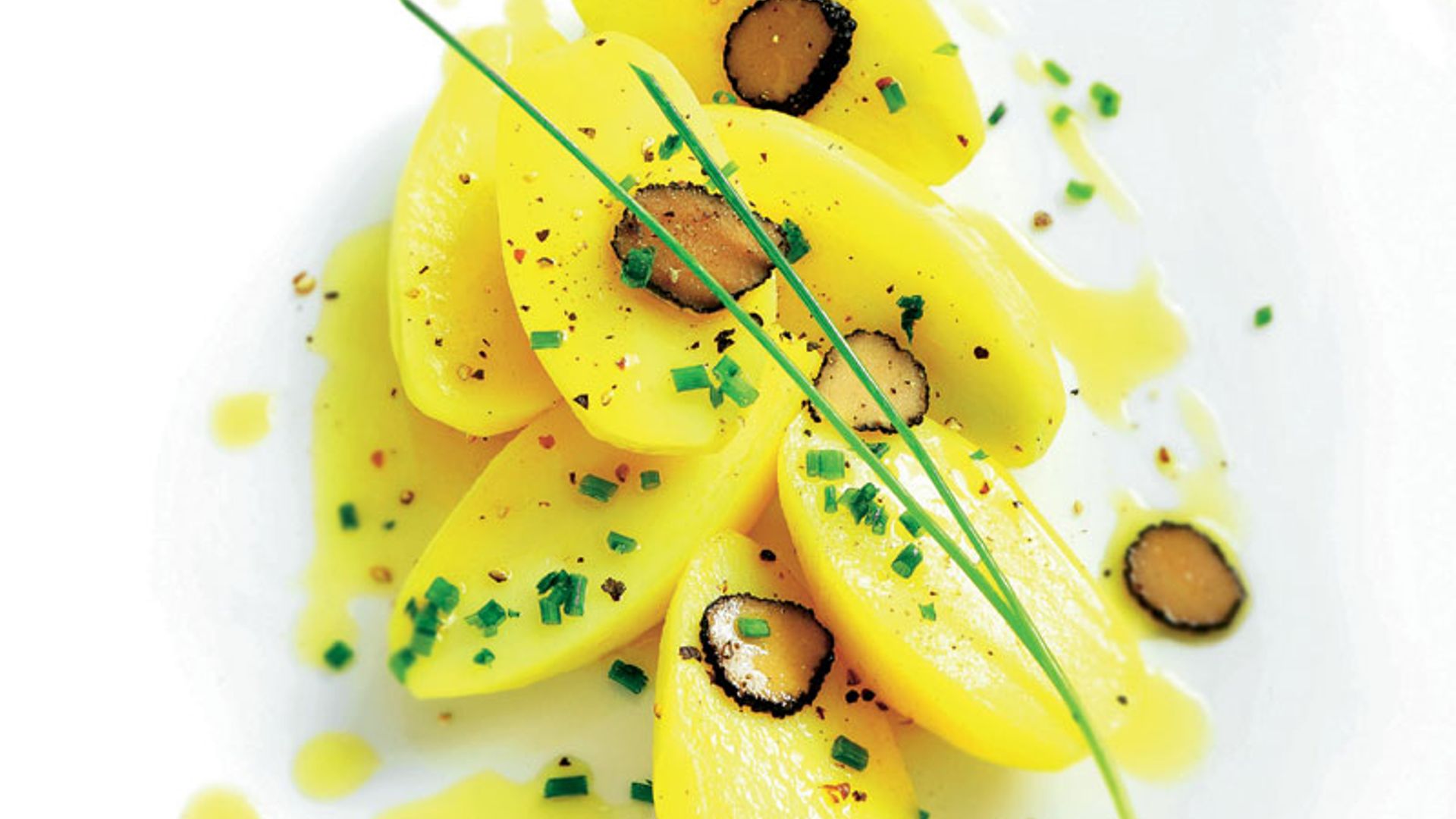 Ensalada de patata con trufa