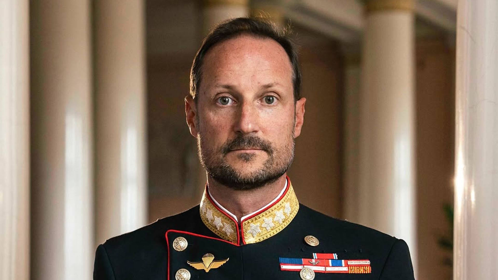 EN DIRECTO. Haakon y Mette-Marit de Noruega abandonan en el hospital en el  que ha muerto el rey Harald