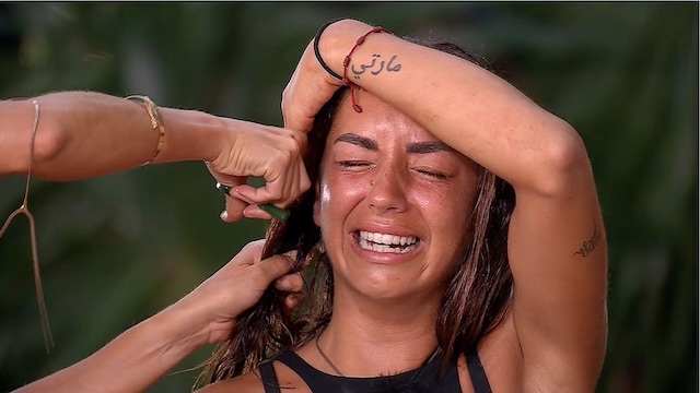 Anita, a lágrima viva tras su brutal corte de pelo en Supervivientes