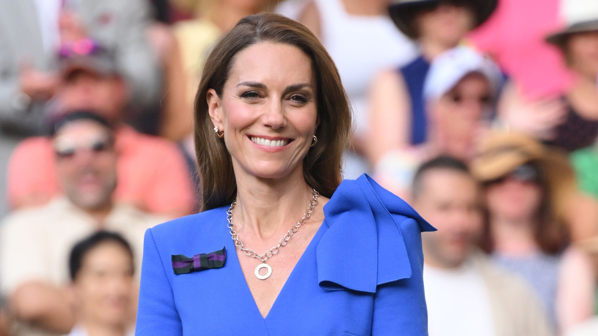 Una ovación, un vestido azul y un regreso esperado: Kate Middleton deslumbra en la final de Wimbledon