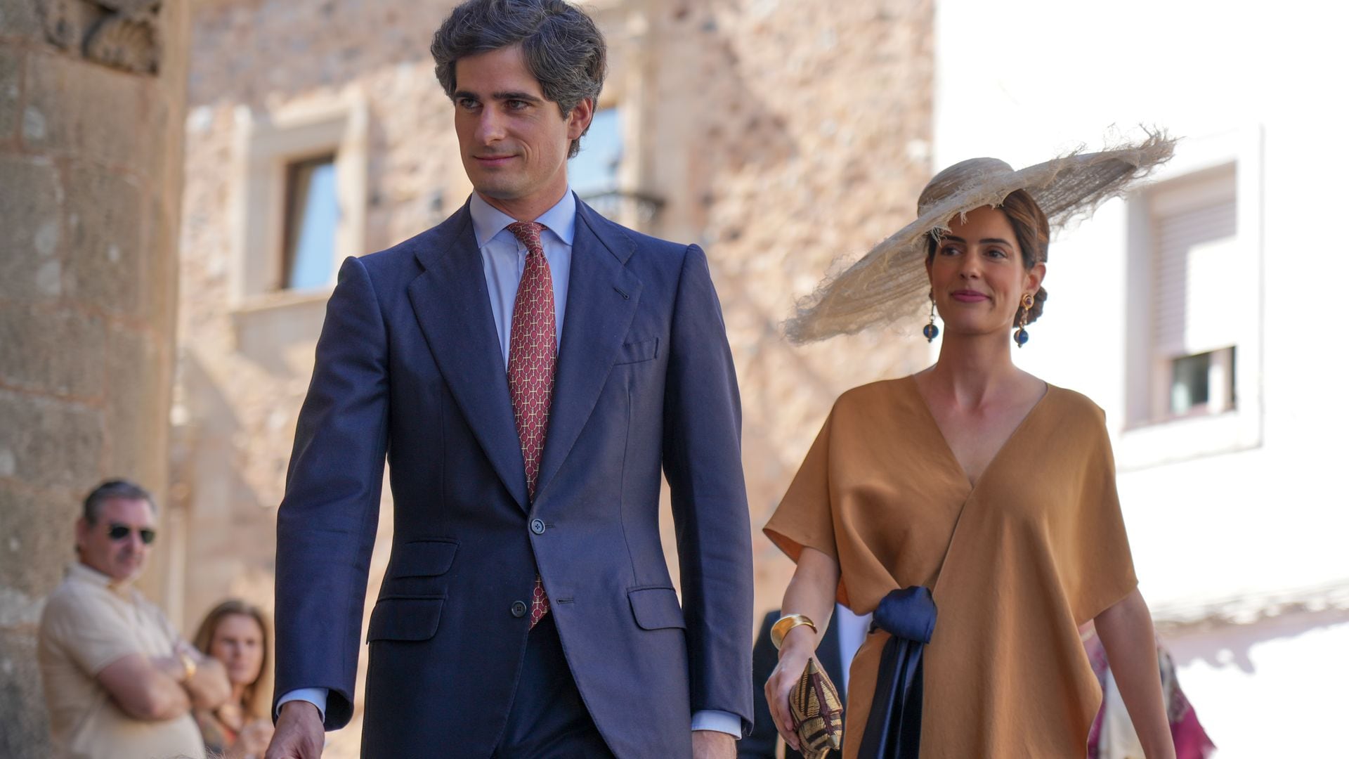 Sofía Palazuelo en la boda de Fernando Palazuelo y Micaela Belmot en la parroquia de Santiago  a 11 de Octubre de 2025 en Cáceres. 