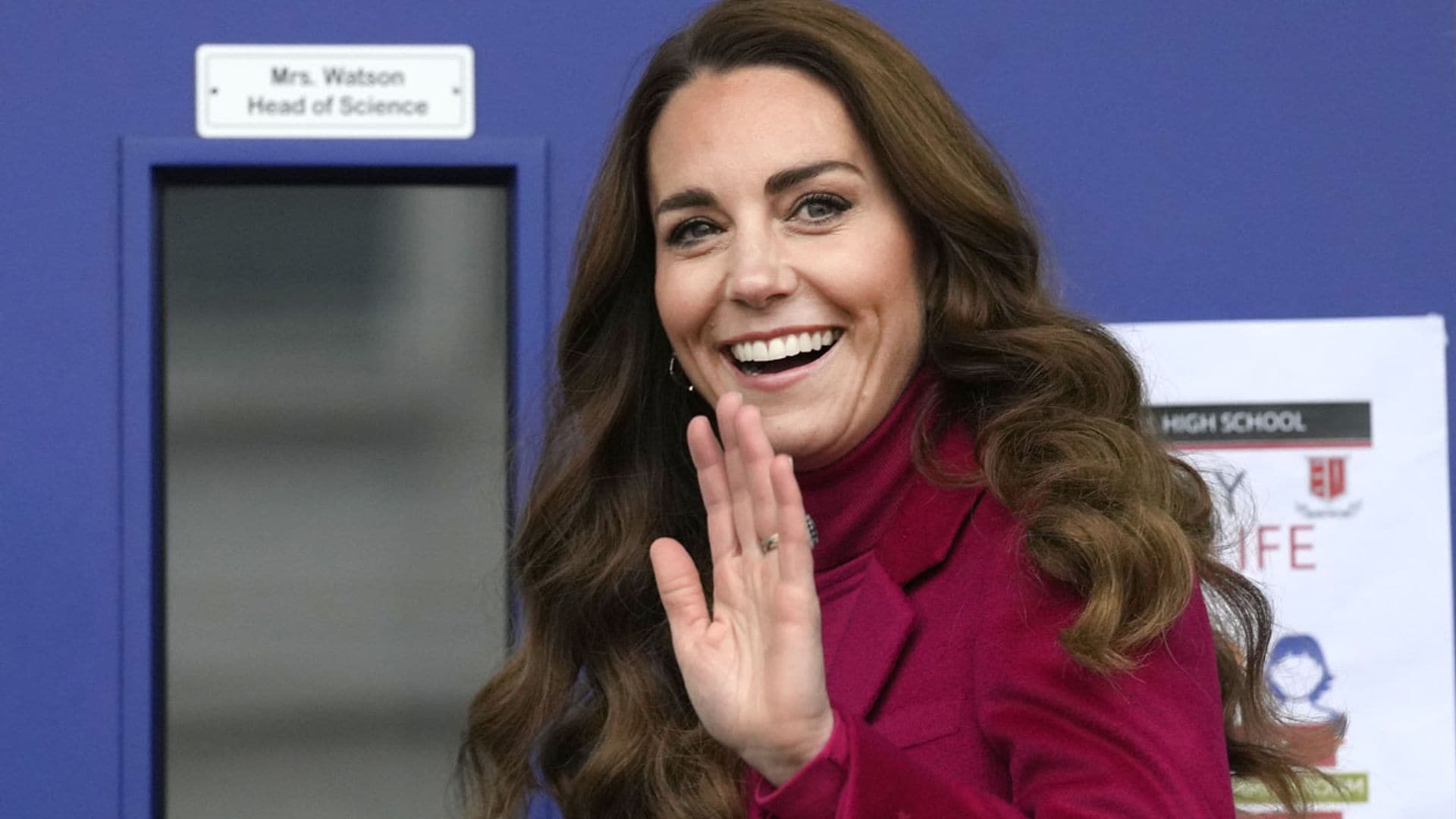 Kate Middleton repite su truco de estilo favorito con abrigo y jersey de lana rebajados
