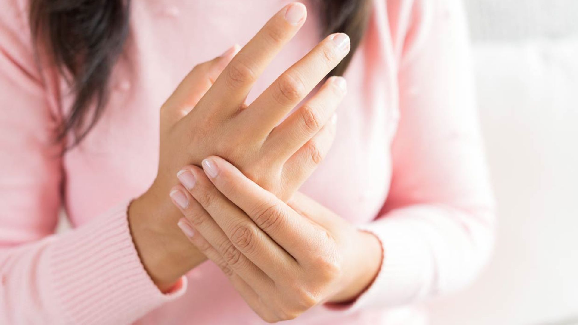 Los ejercicios, alimentos y los mejores consejos para prevenir la osteoporosis