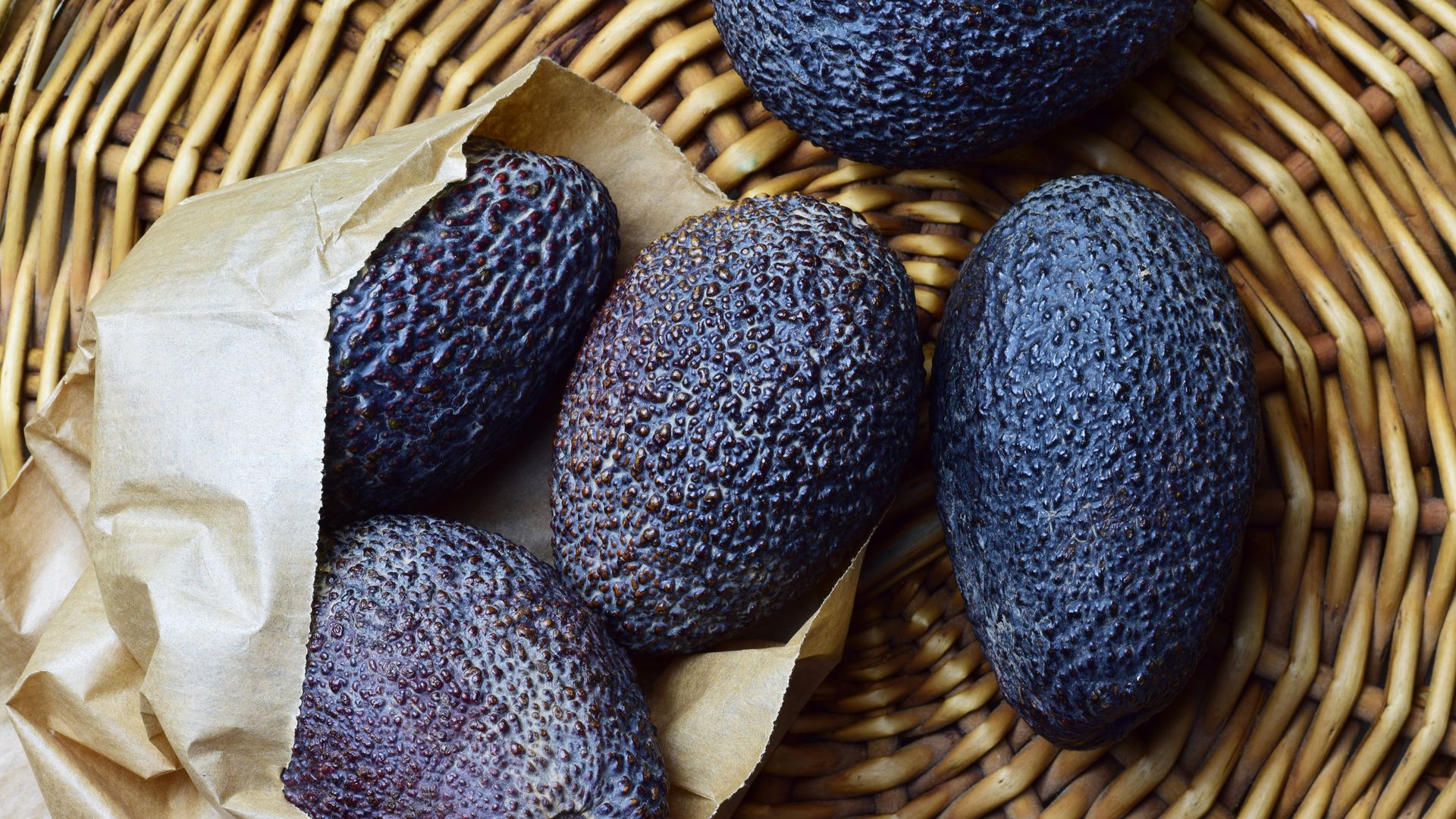 Cómo aprovechar los aguacates maduros para que no tengas que tirarlos: consejos y recetas
