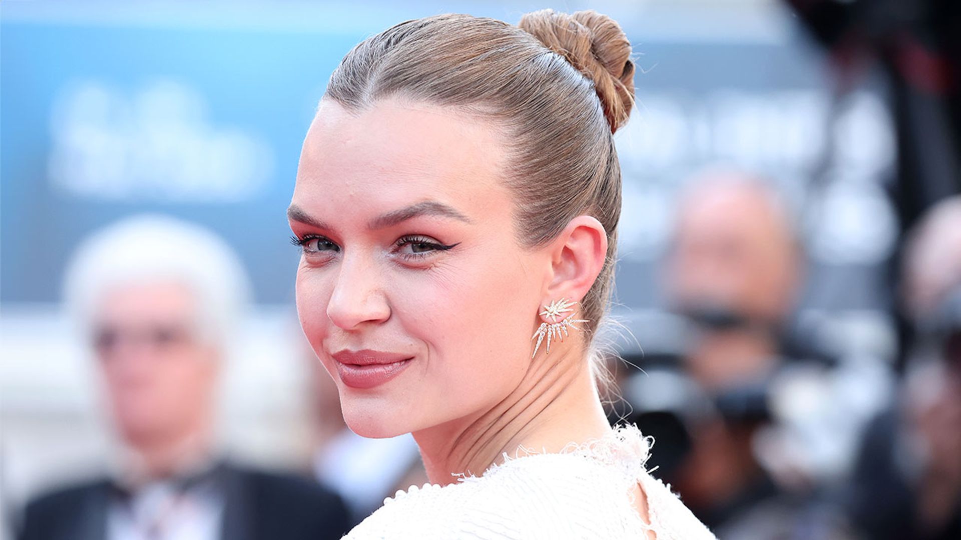 Maquillajes magnéticos y peinados de invitada perfecta: las tendencias de belleza que triunfan en la alfombra roja