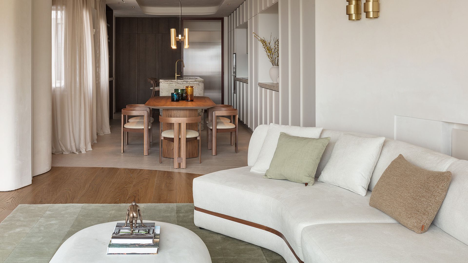 Salón-comedor de estilo minimalista