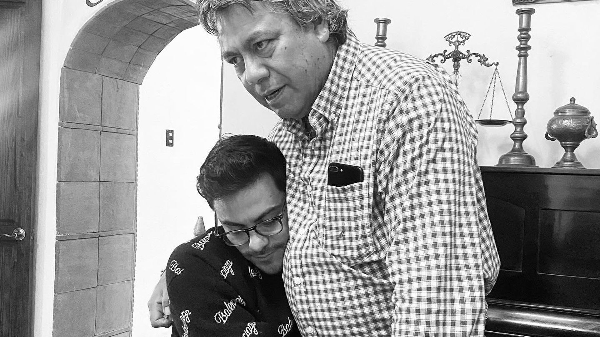 Carlos Rivera recuerda a su padre a un año de su partida: ‘Te amo para siempre’