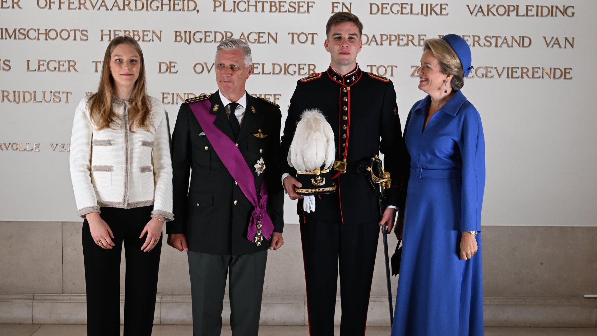 El príncipe Gabriel hace su juramento en la Real Academia Militar de Bruselas (Bélgica) acompañado de los reyes Felipe y Matilde y la princesa Eleonore