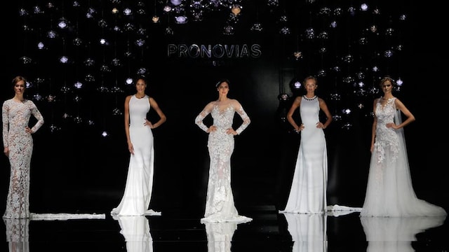 Jac Jagaciak, Cindy Bruna, Irina Shayk, Romee Strijd y Kate Grigorieva 3