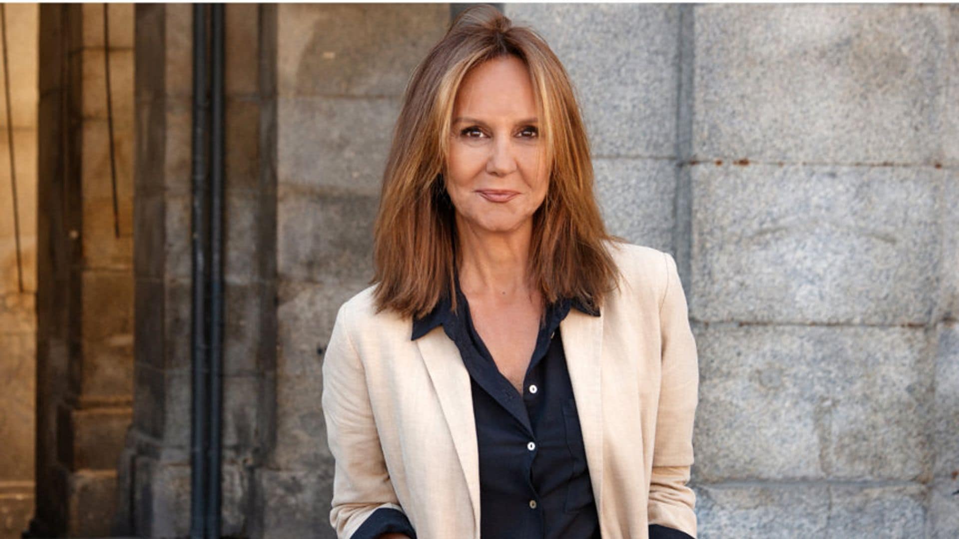 María Dueñas nos presenta 'Por si un día volvemos': 'Cecilia es una gran luchadora, una mujer con enorme carisma y coraje'