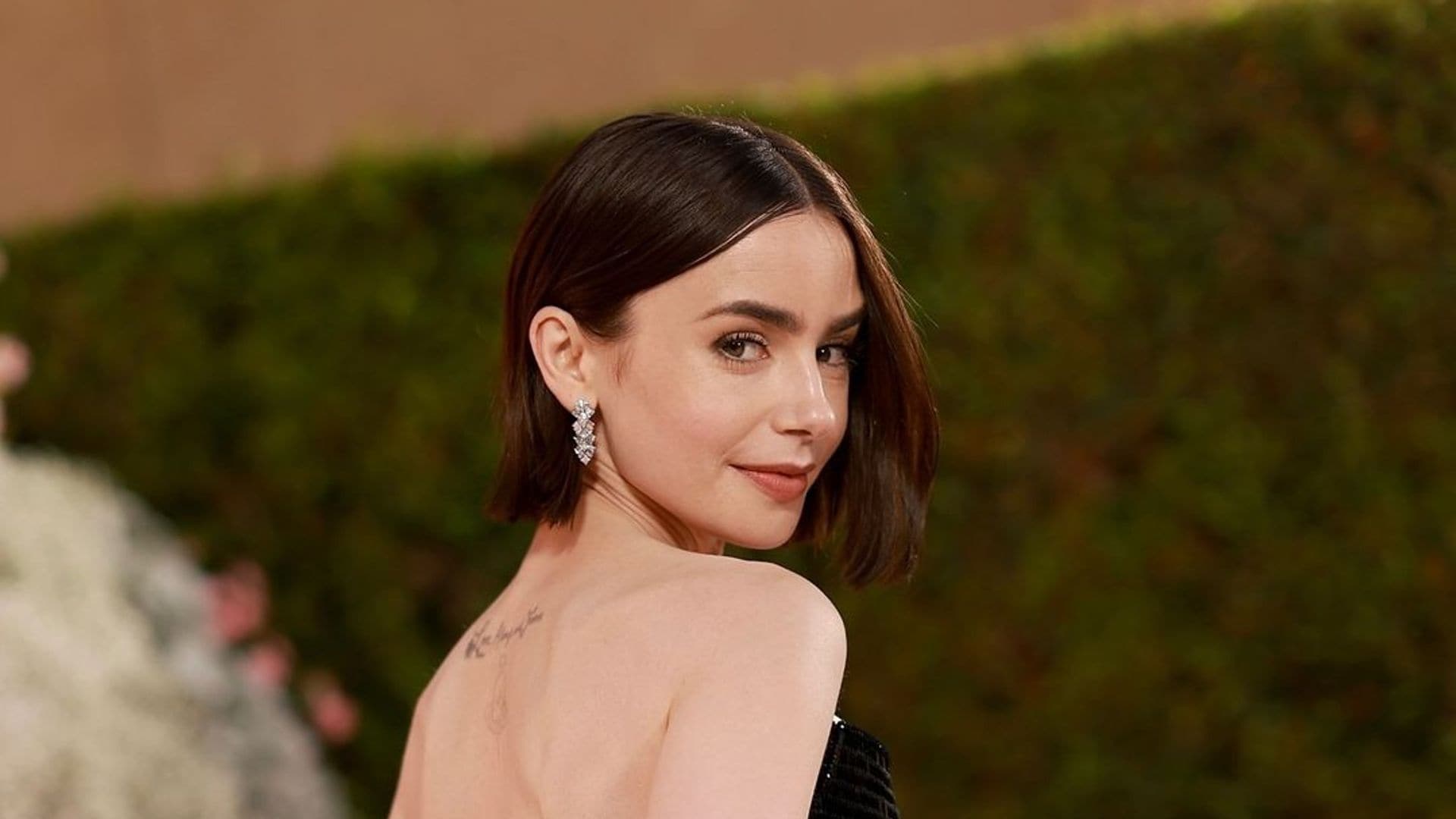 El último maquillaje de Lily Collins o cómo unas cejas bien definidas pueden transformar todo el look