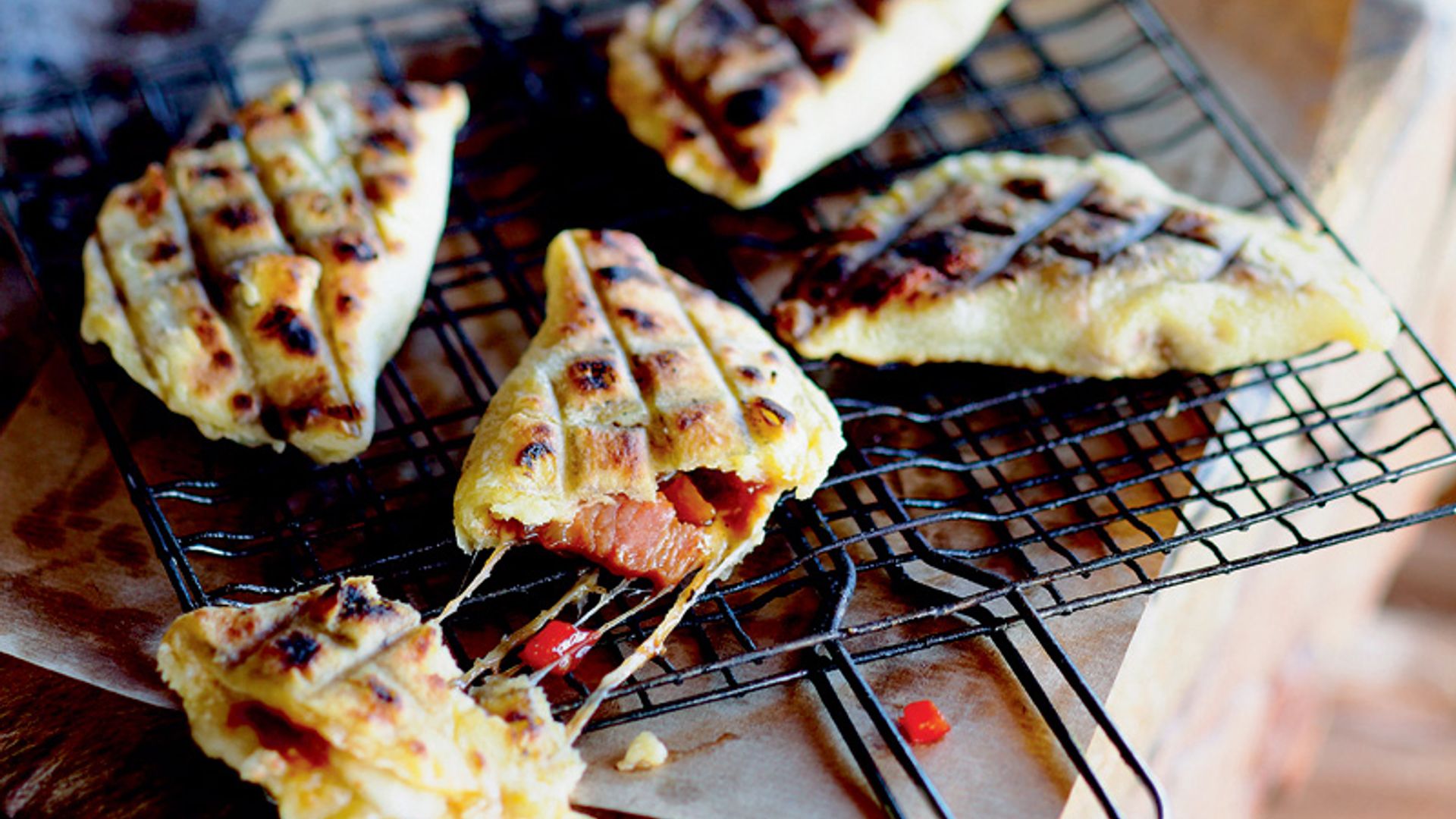 Empanadillas de lomo ibérico a la brasa