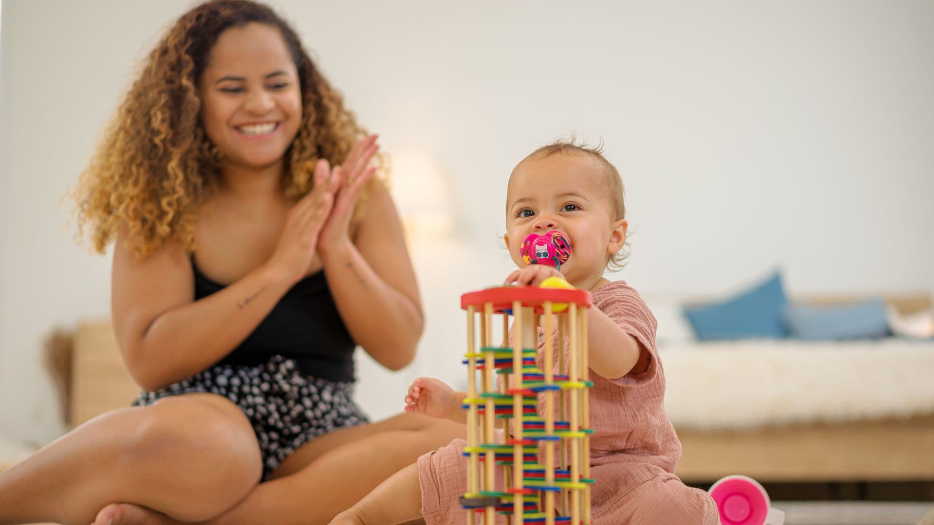 Bebé jugando