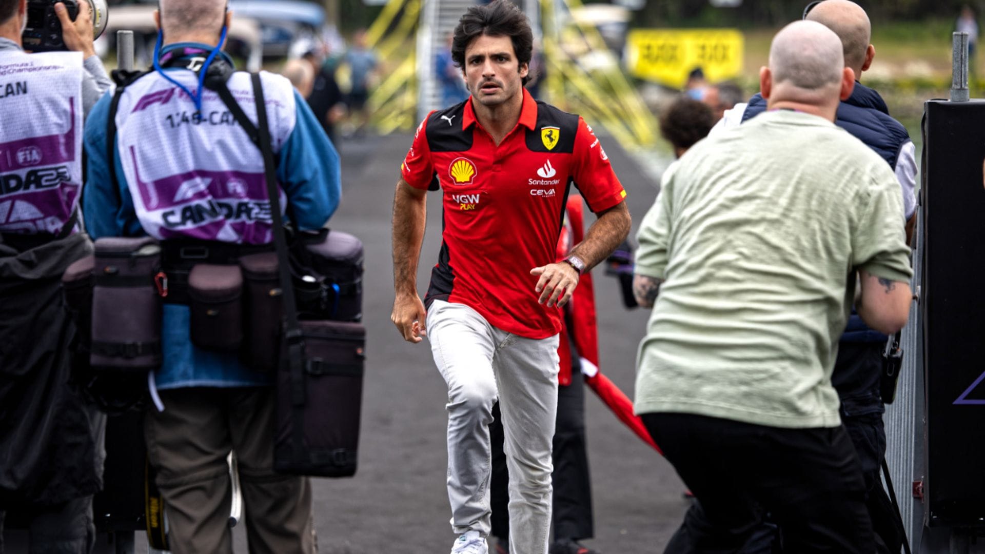 Carlos Sainz Jr. atrapa a unos ladrones que intentaban robarle un reloj de cerca de 300.000 euros