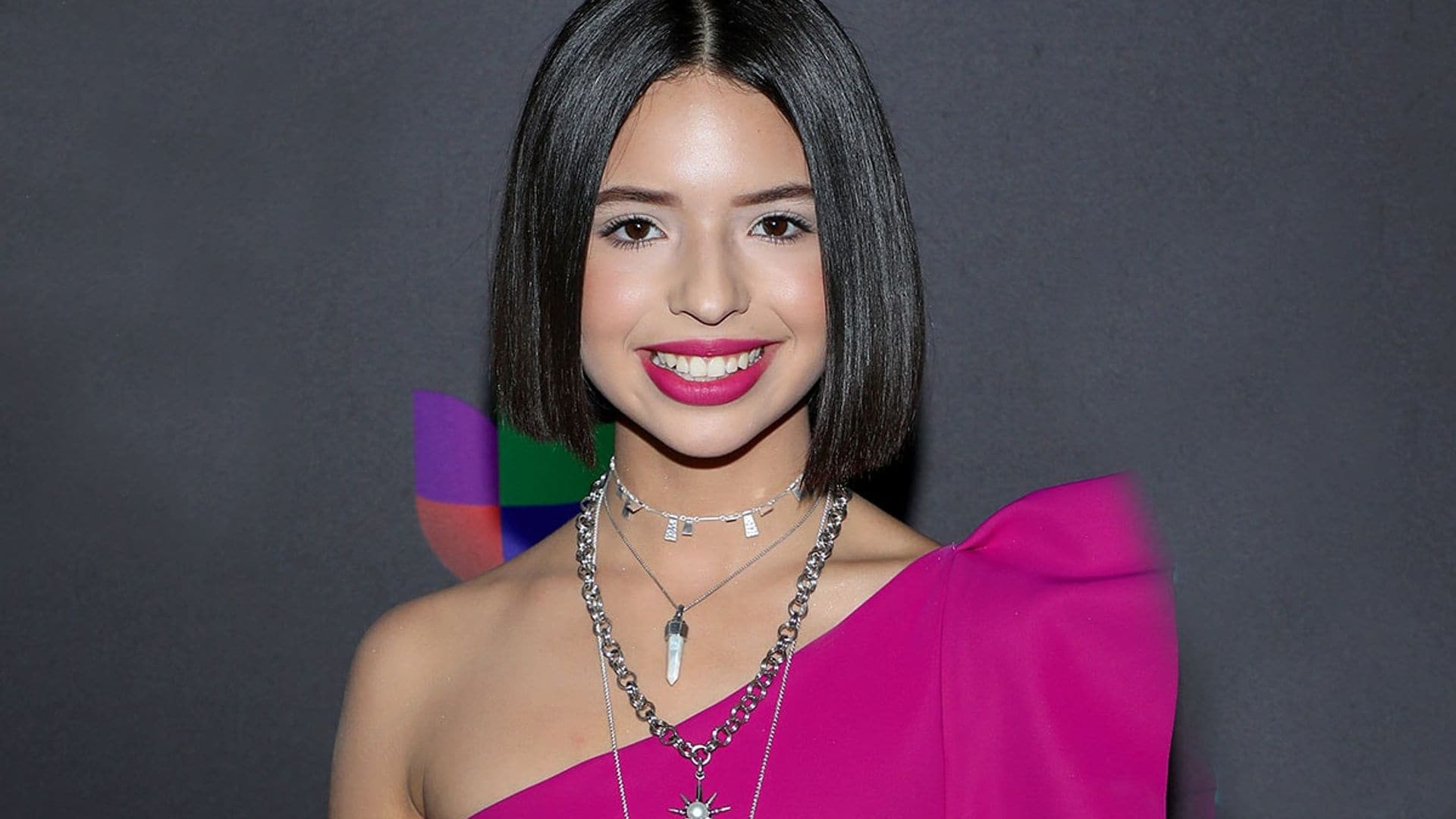 Ángela Aguilar sorprende a sus seguidores con un radical cambio de look
