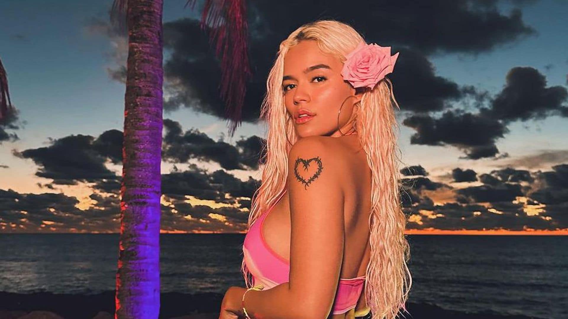¿Comprometida? Karol G emociona a sus fans con su confesión en pleno concierto