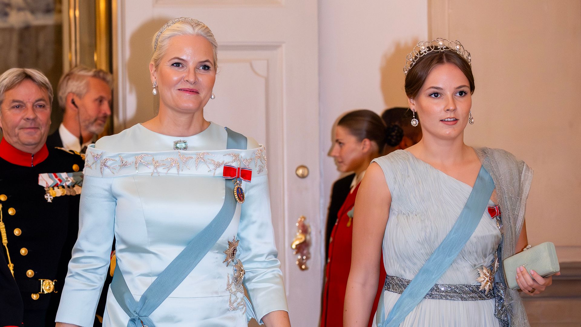 Nuestra experta analiza el estilo de Ingrid de Noruega, que debuta en el Premio Nobel de la Paz: “Continuidad clara con el estilo de su madre”