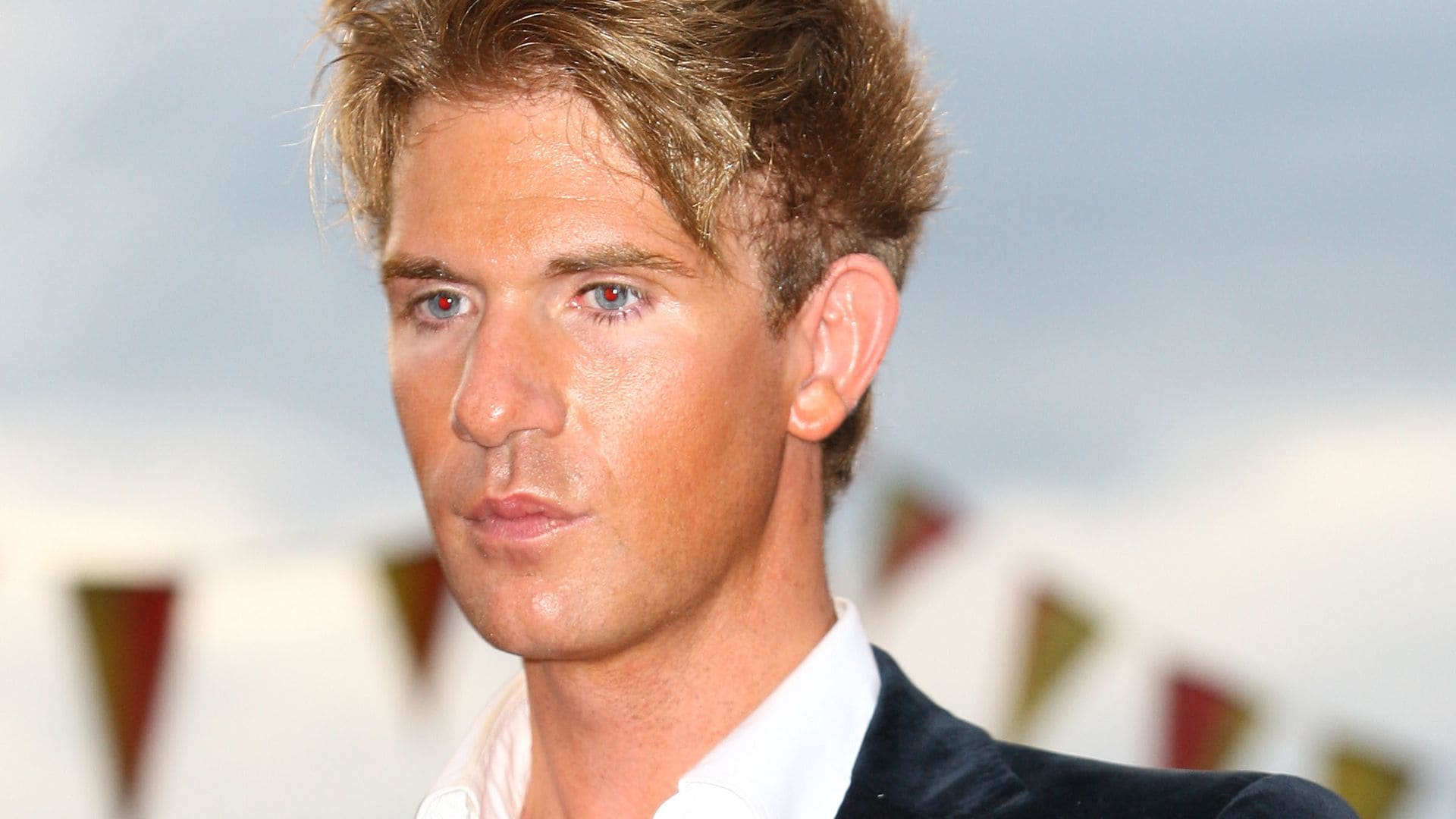 Alcanzó la fama como concursante de realities y presentador de televisión