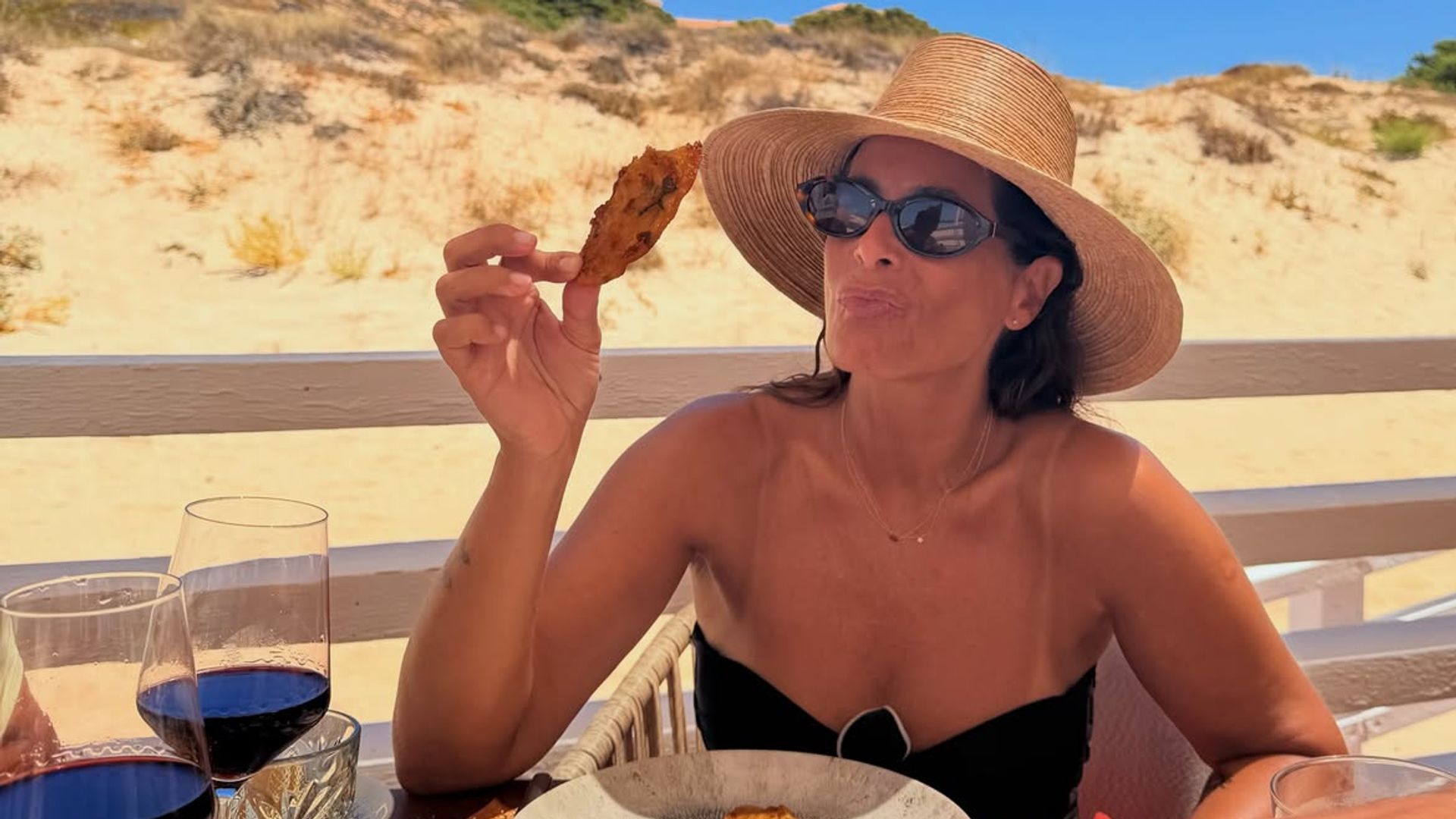 Nuria Roca pone fin a su verano familiar en su sitio favorito de Cádiz: "Si tuviera que elegir unos días, elegiría este lugar"