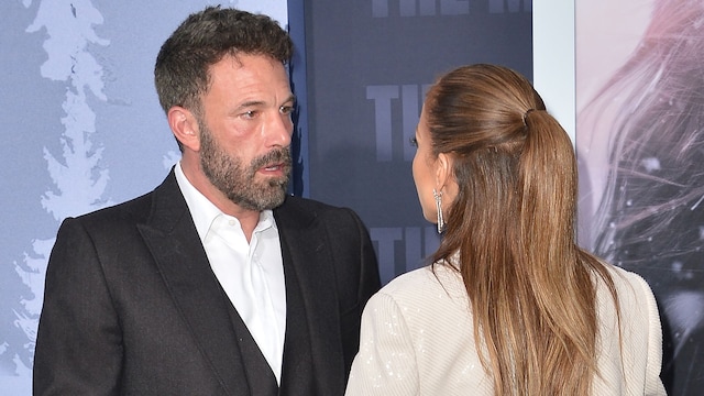 Jennifer Lopez y Ben Affleck en el estreno de 'The Mother' en Los Ángeles el 10 de mayo de 2023