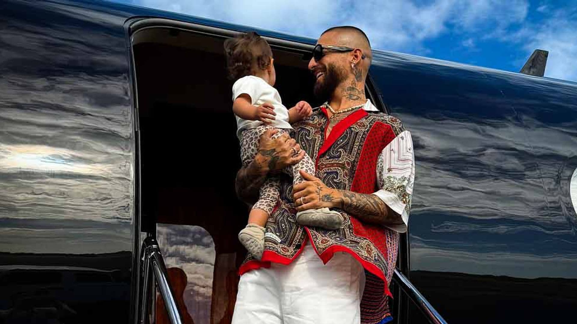Maluma con su hija Paris.