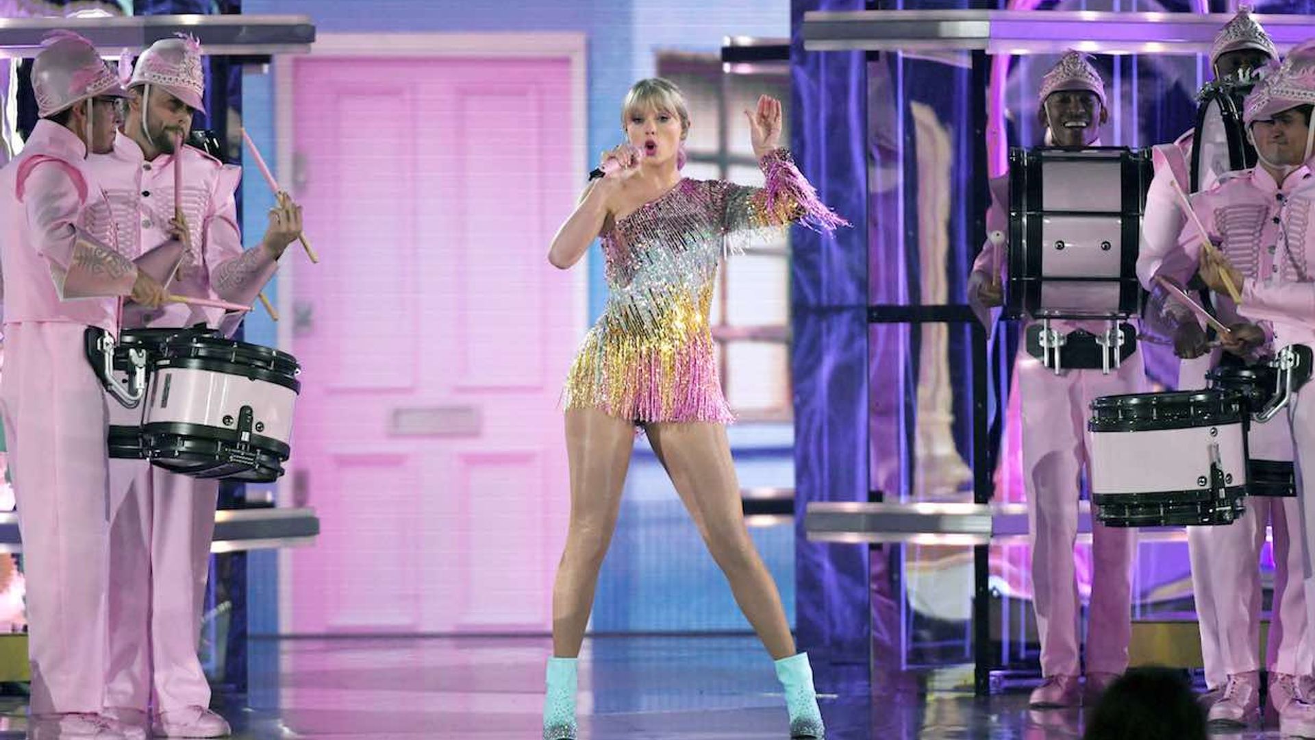 Taylor Swift, comparada con Beyoncé por su actuación en los BMA