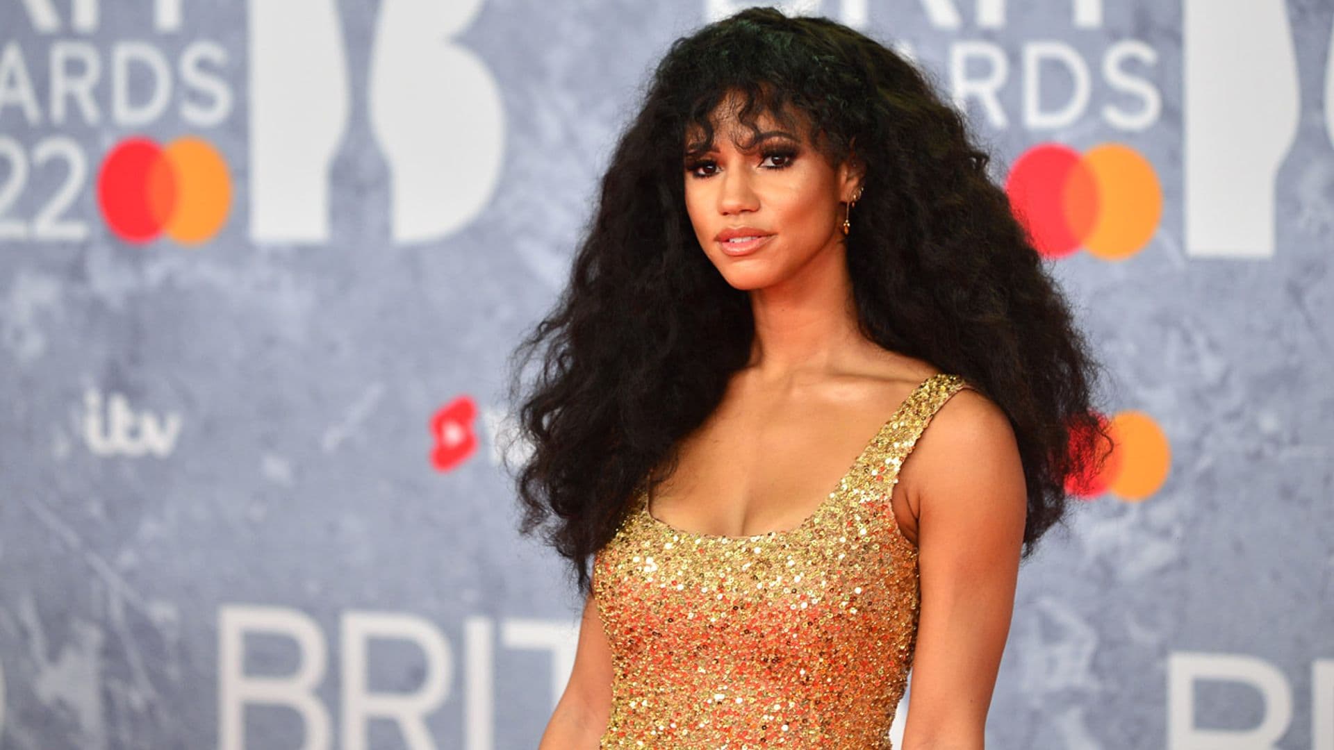 Del flequillo ideal para pelo rizado al delineado que agranda el ojo: lo mejor de los Brit Awards