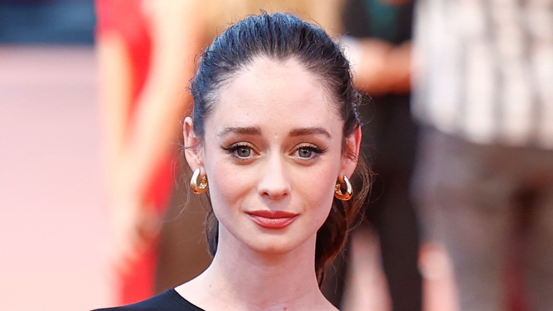 Elena Rivera deja a todos con la boca abierta cantando copla: "Salir a un evento de alfombra roja y acabar en un karaoke"