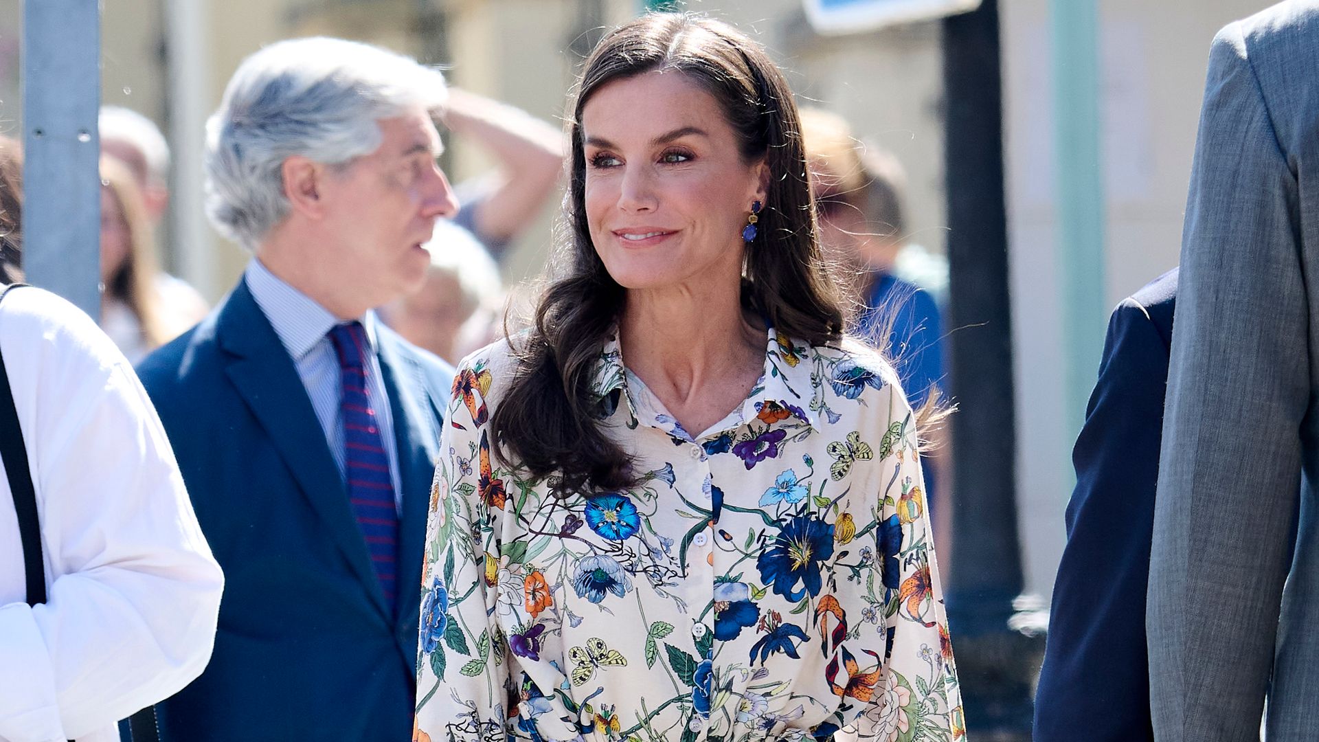 La reina Letizia impone tendencia con los zapatos favoritos de las 'royals' para la temporada