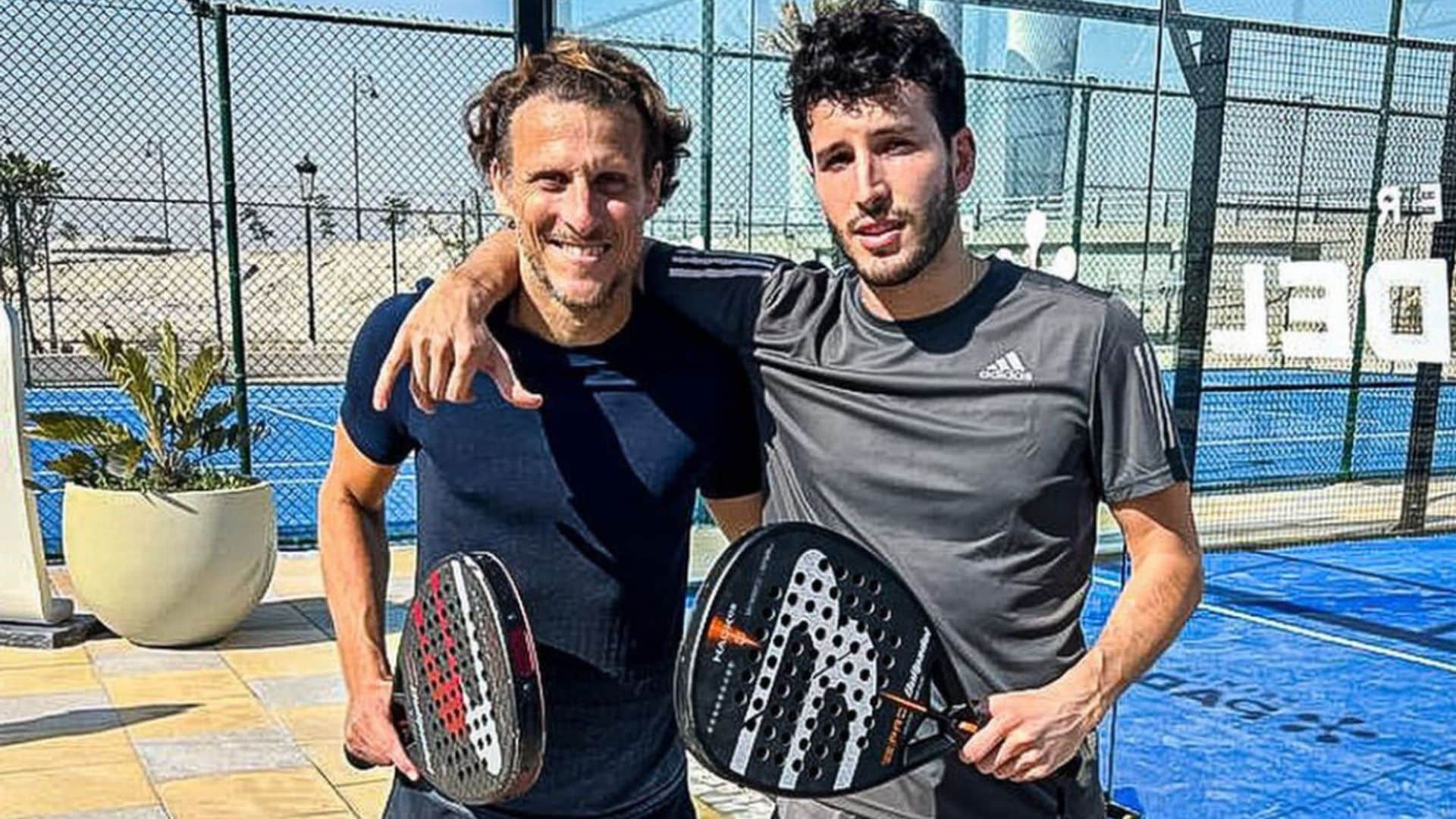 Sebastián Yatra y Diego Forlán sorprenden como nueva pareja de pádel: 'Somos el equipo del año'