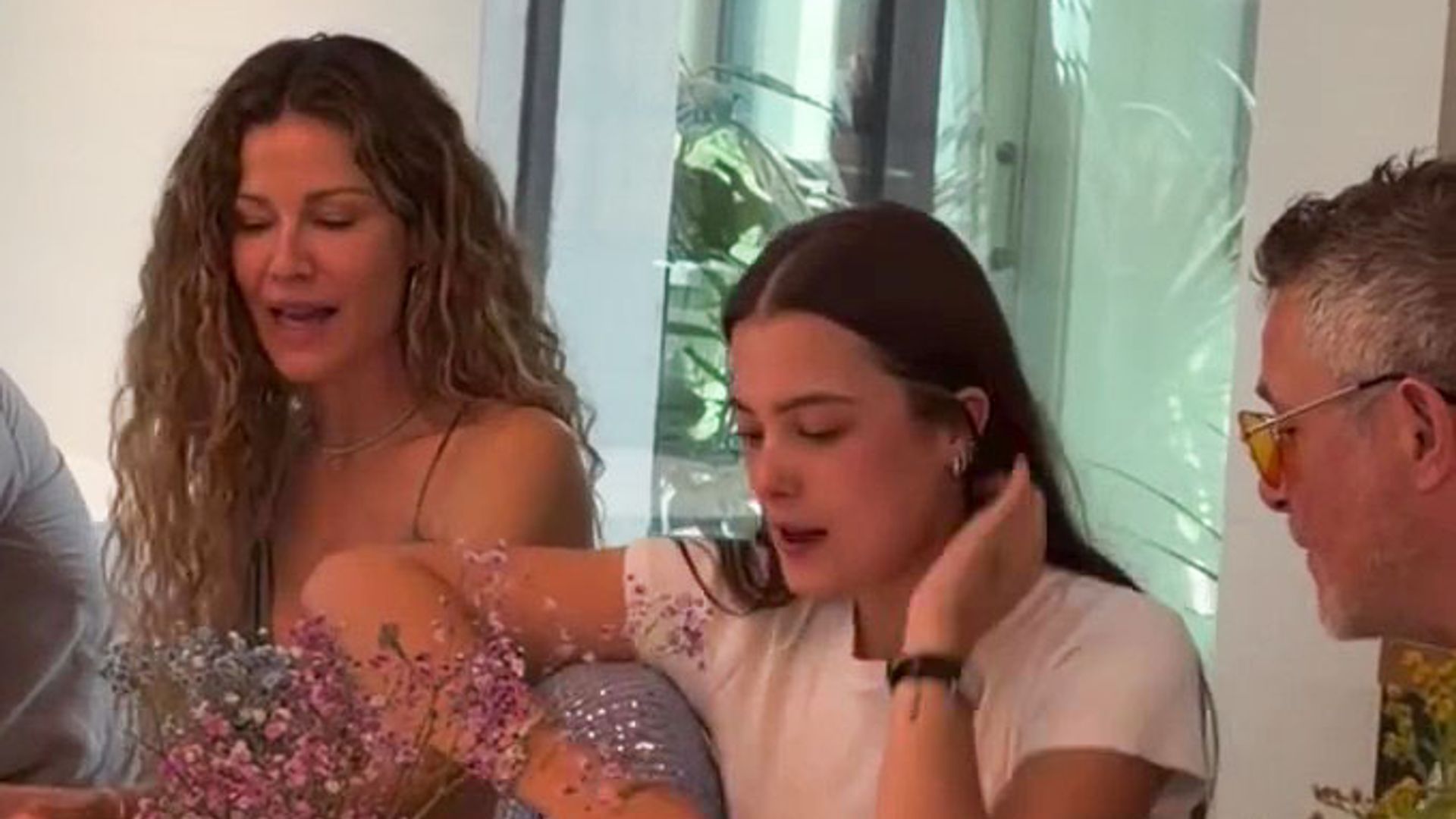 Jaydy Michel y Alejandro Sanz con su hija en su cumpleaños 25.