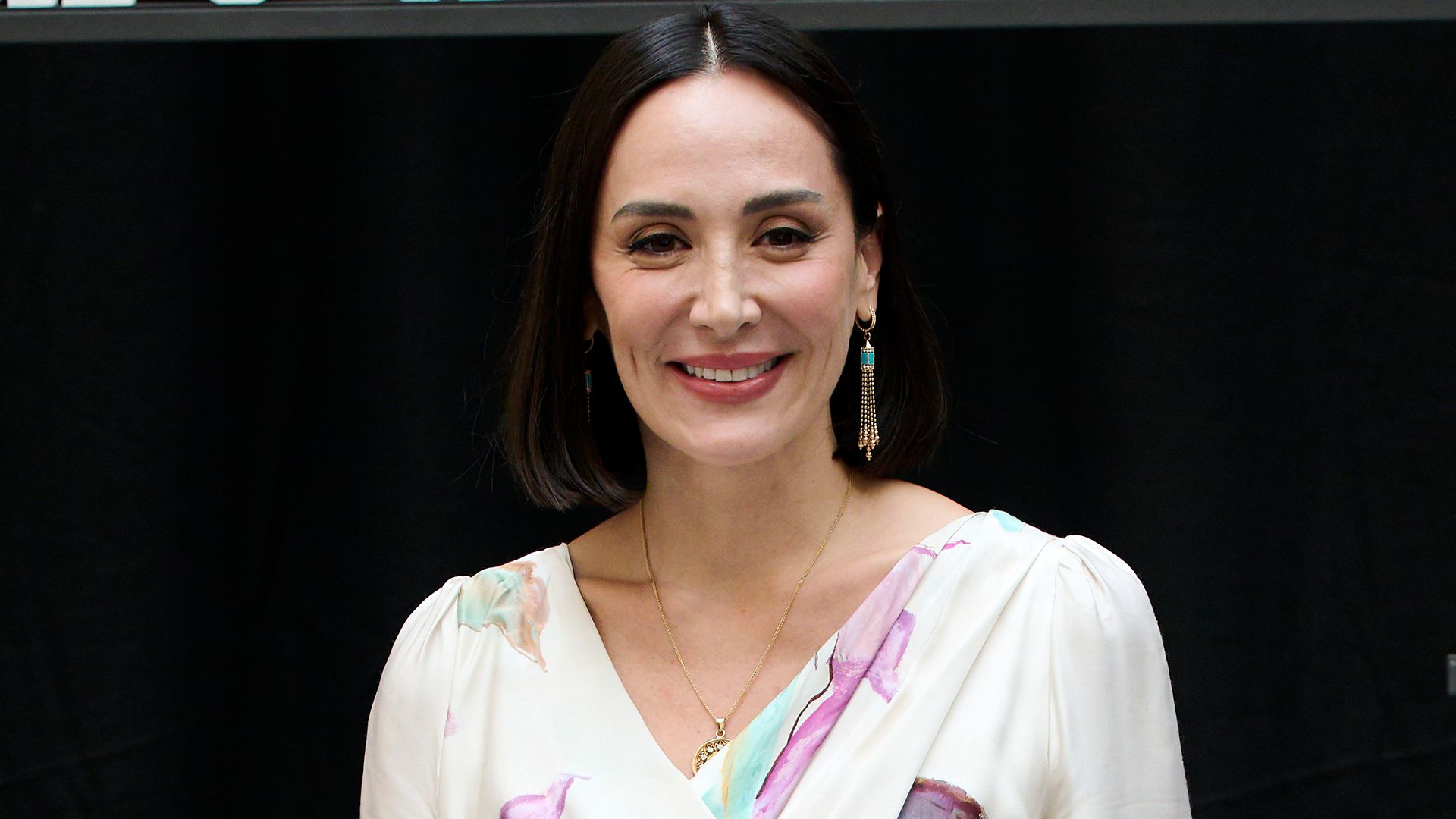 Tamara Falcó presenta los tres looks favoritos de su colección durante el desfile de Pedro del Hierro