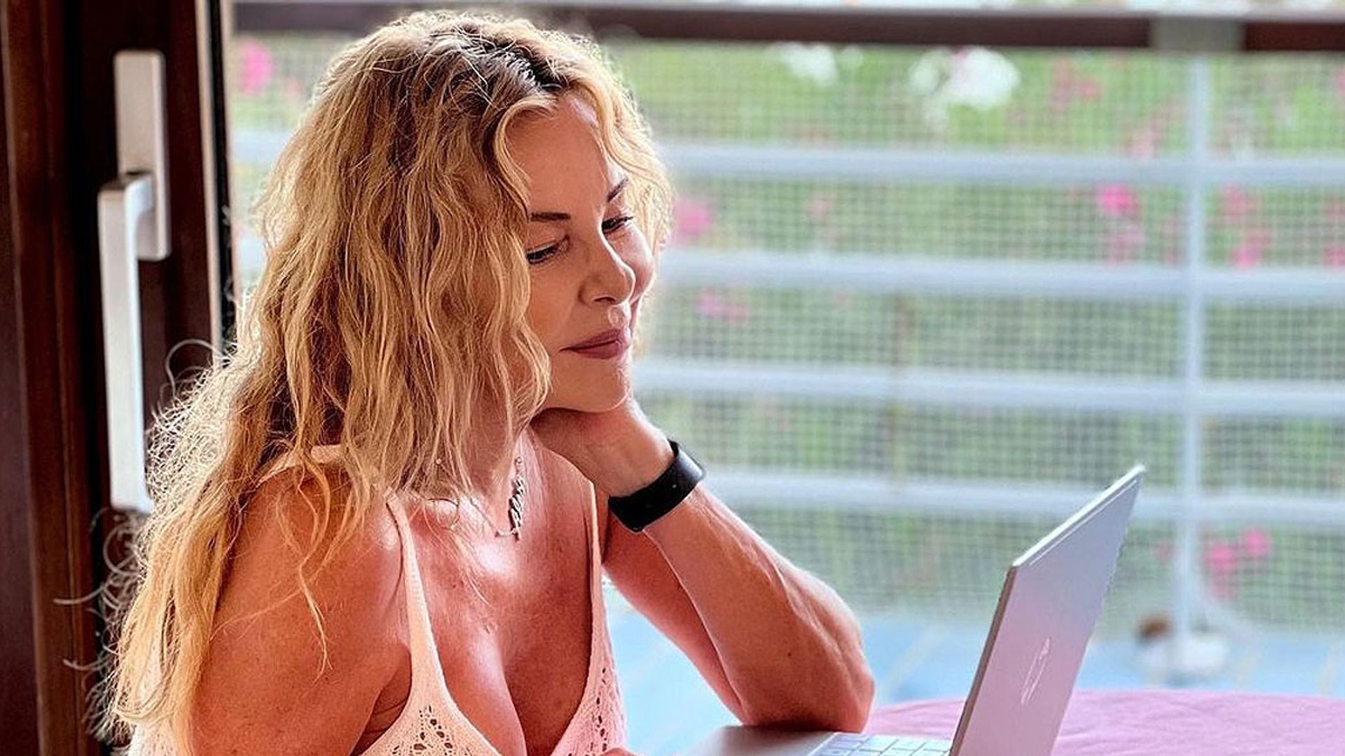 Ana Obregón se adentra en la escritura para cumplir uno de los últimos deseos de su hijo