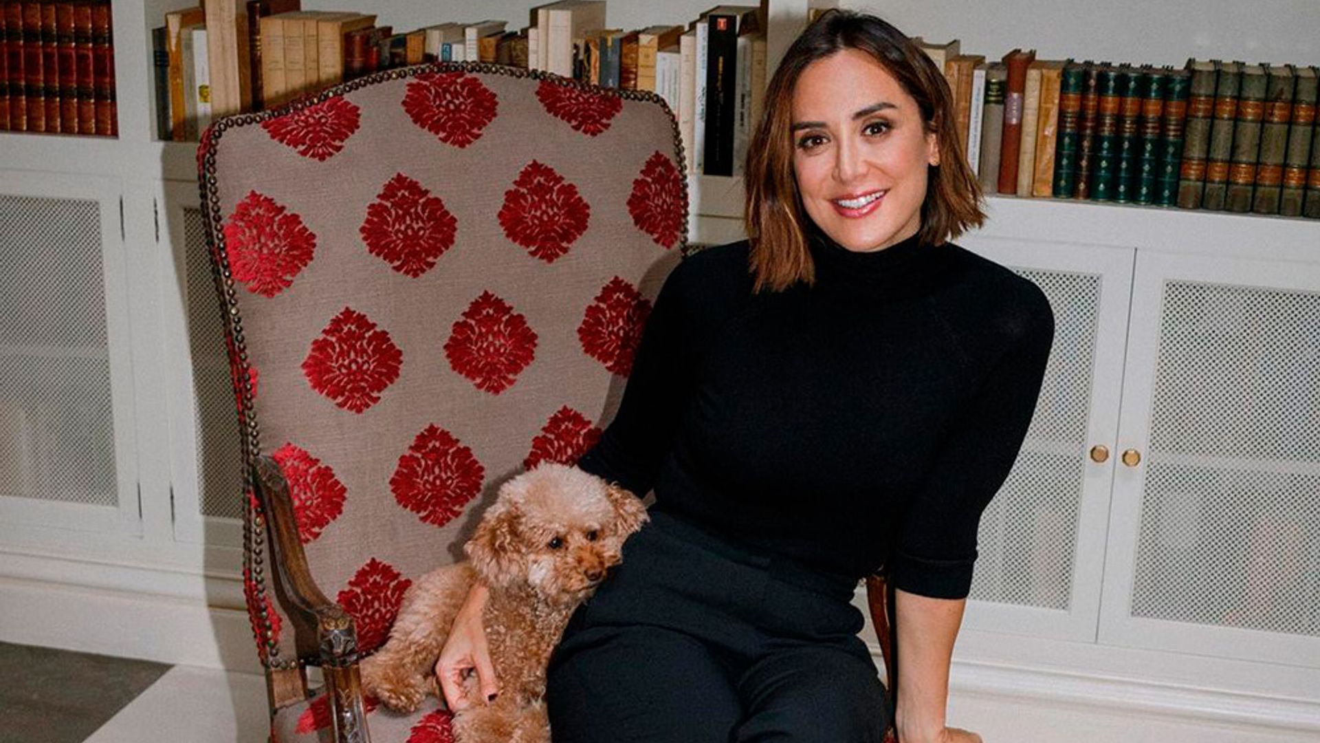 El truco de Tamara Falcó para que un 'total look' negro favorezca sin caer en lo aburrido