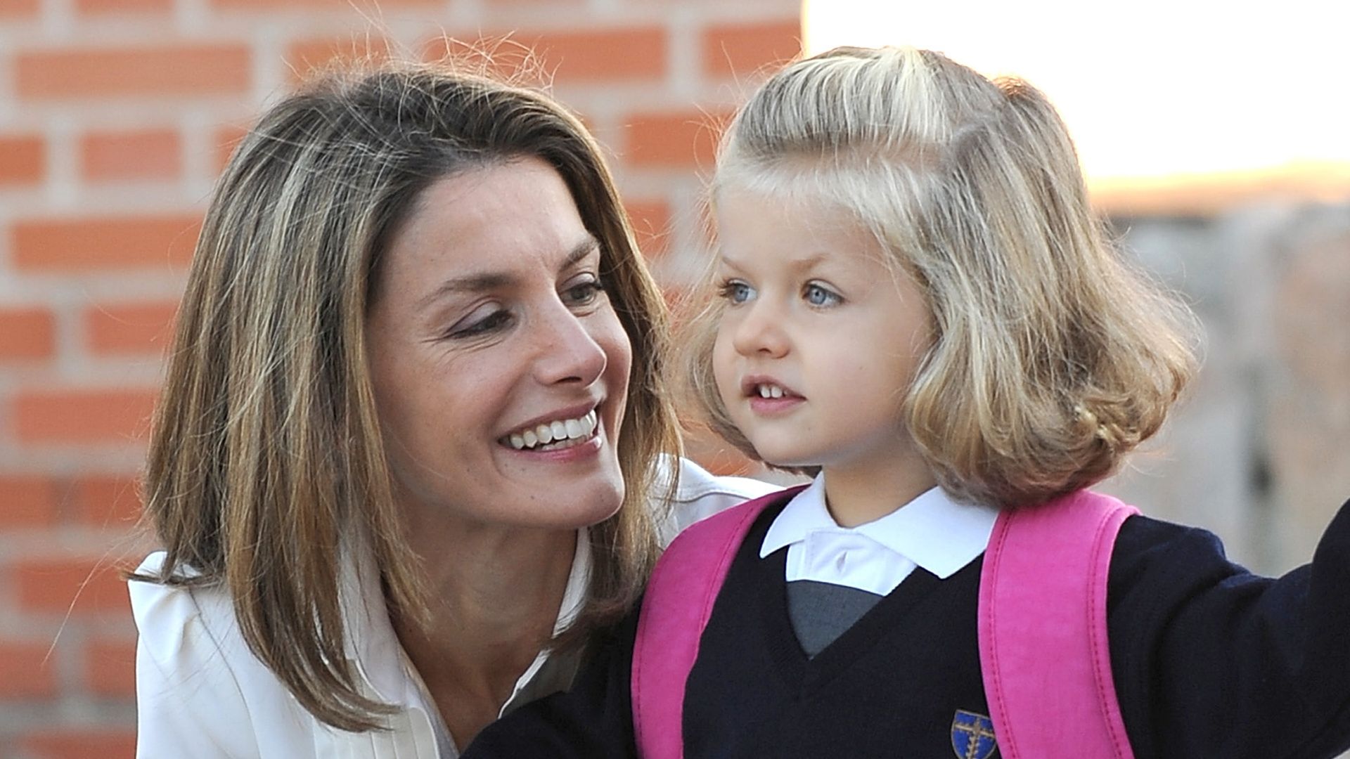 La entonces princesa Letizia junto a la infanta Leonor