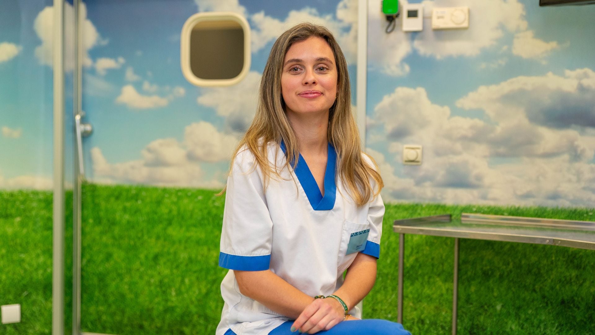 María Domínguez, matrona