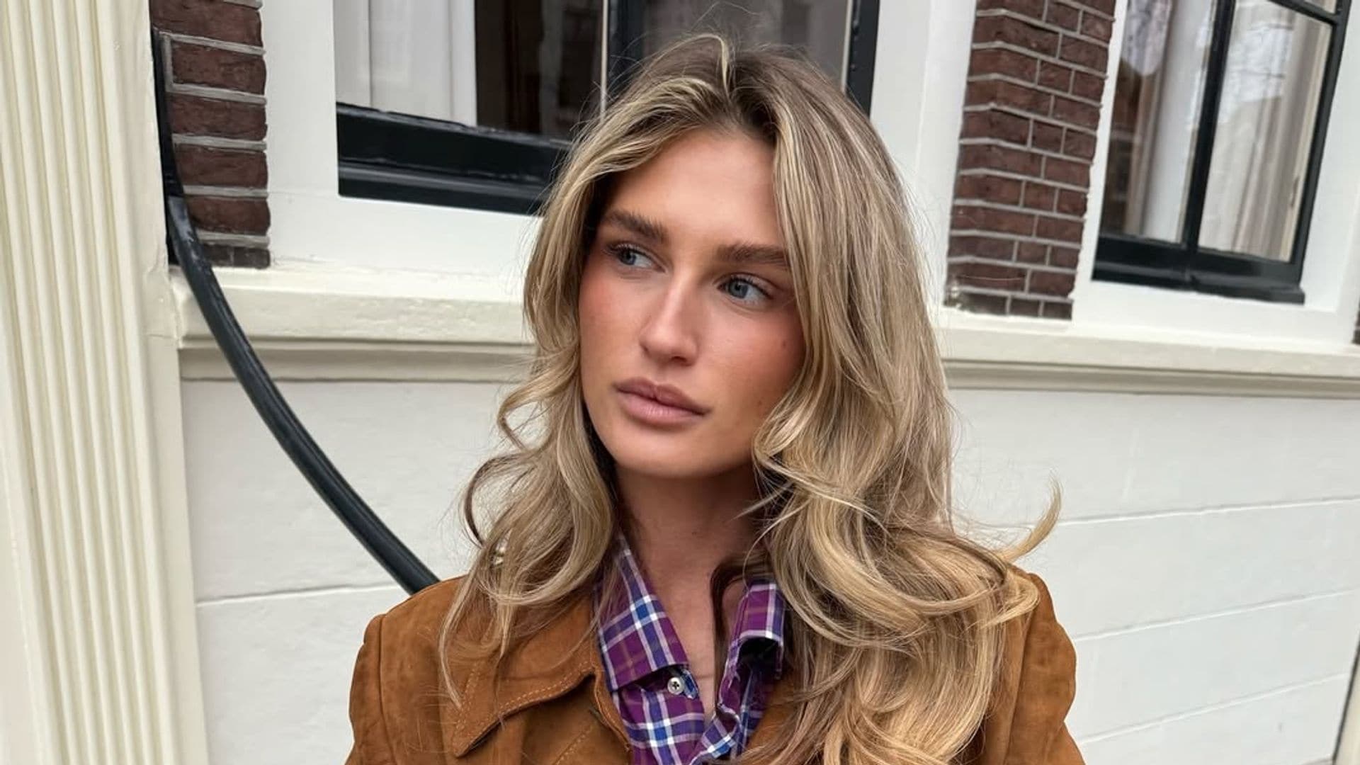 Si tienes el pelo ondulado, prueba estas tendencias rejuvenecedoras y fáciles de peinar