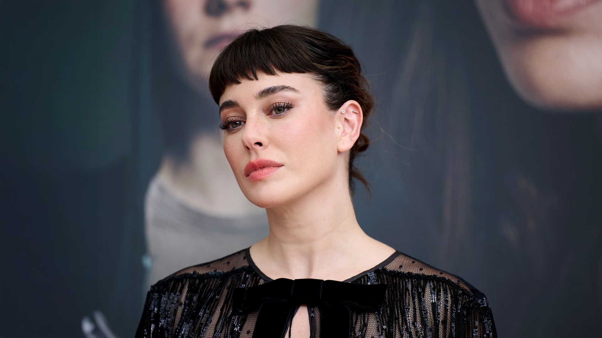 Blanca Suárez con flequillo homenaje a Audrey Hepburn