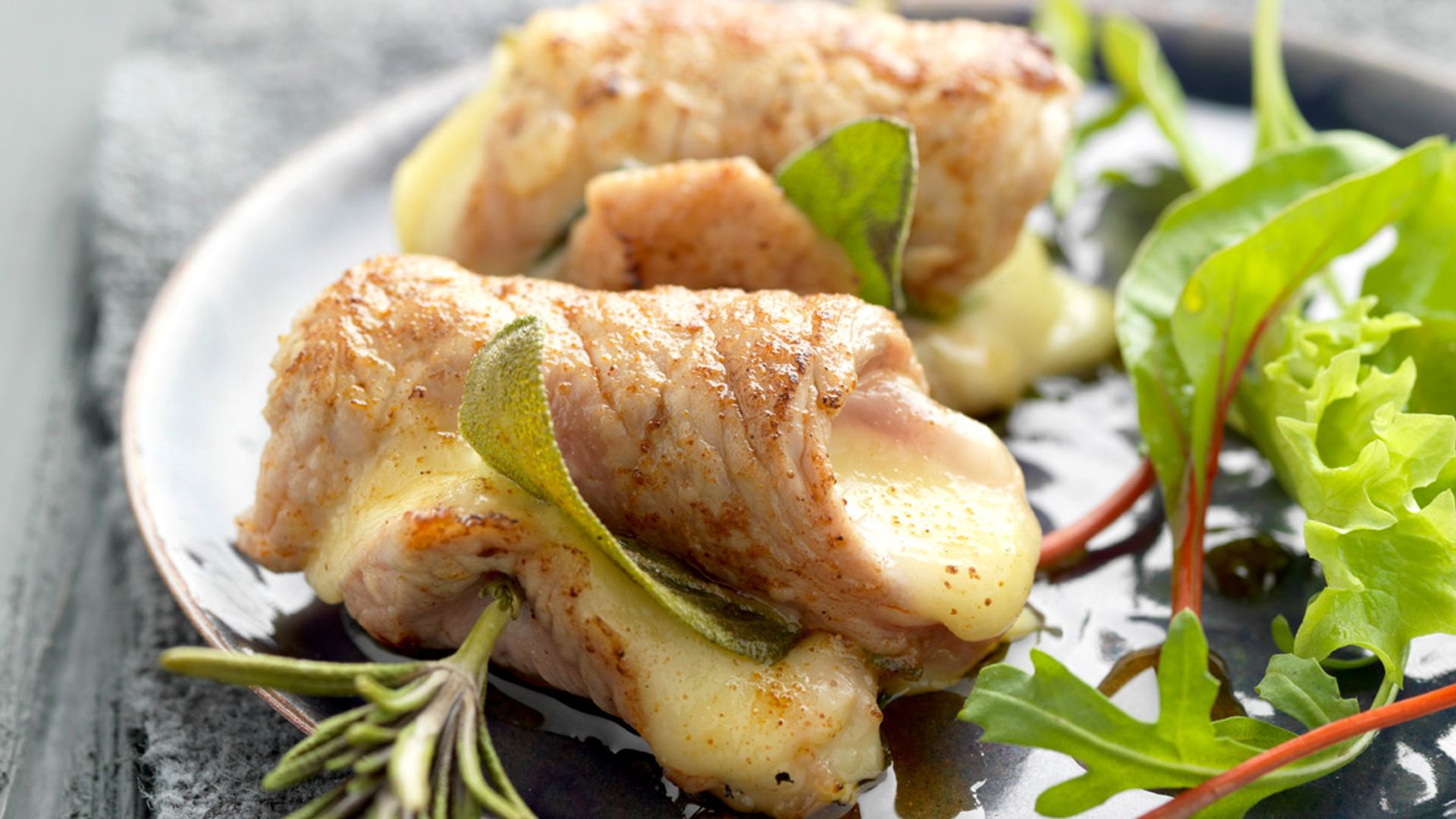 Rollos de ternera con queso camembert