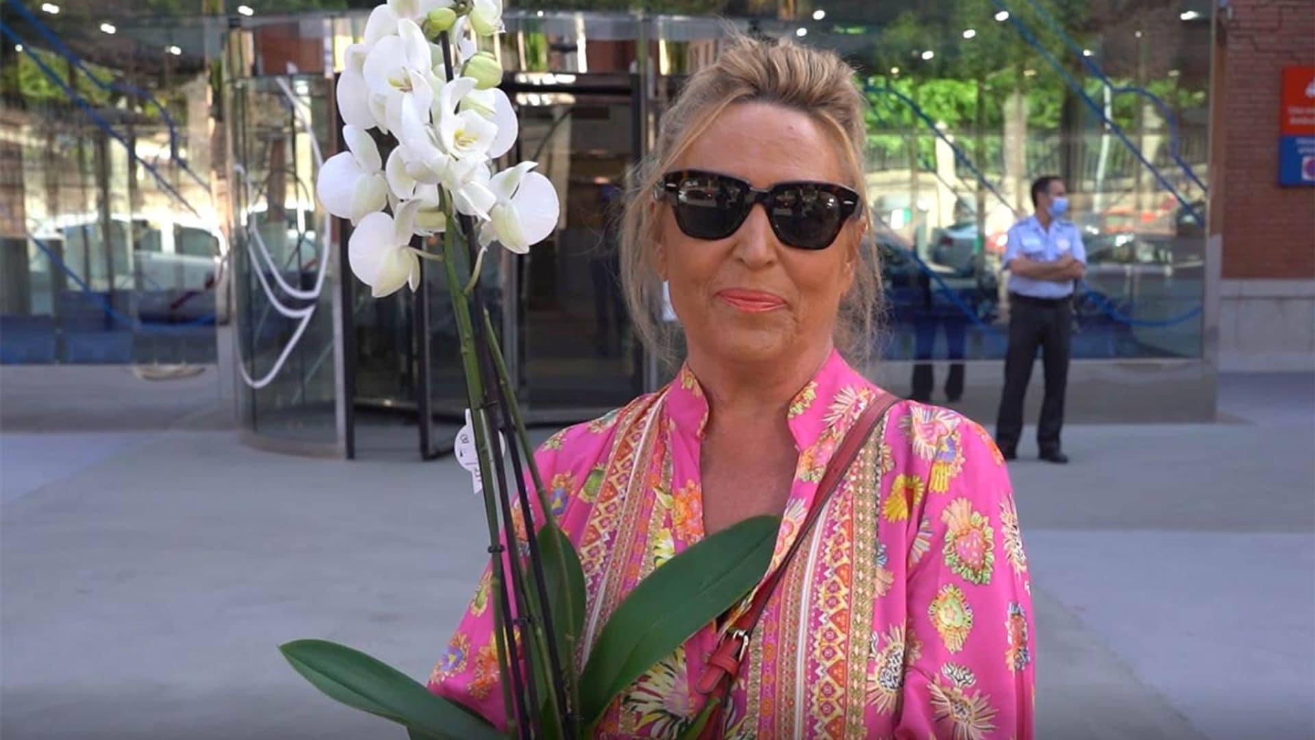 Lydia Lozano, tras ser operada de la espalda: 'Todo ha salido bien que es lo importante'