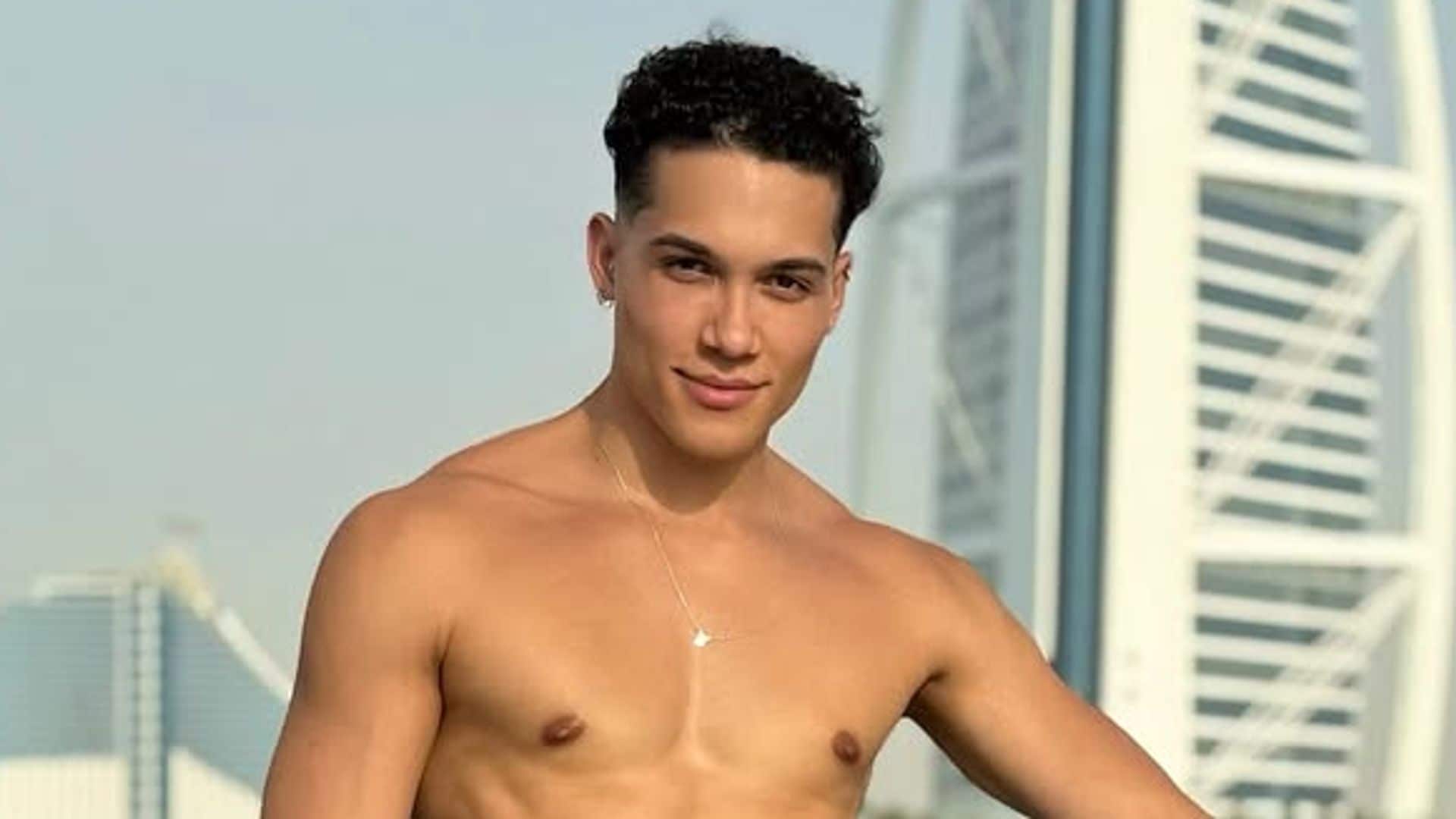 Yago Campos, celebrando su último cumpleaños en un barco 