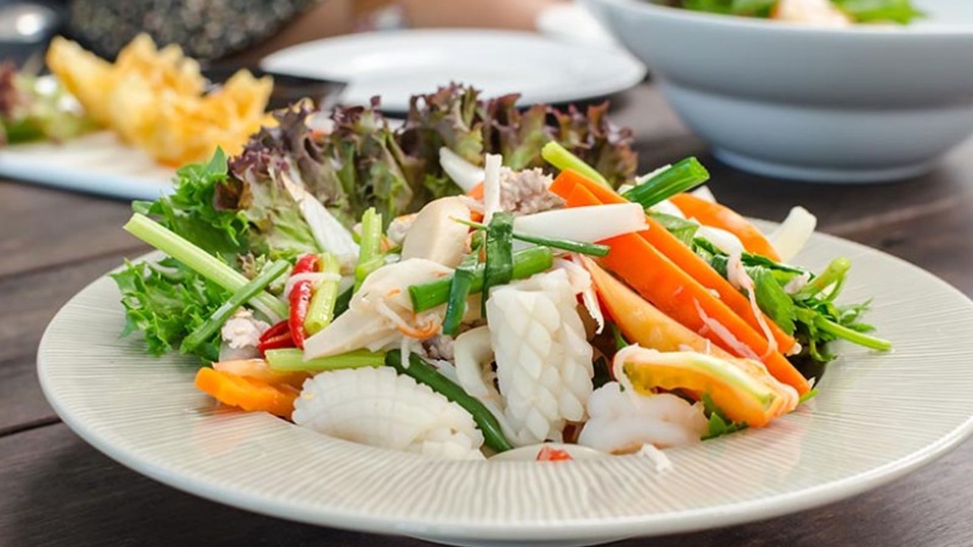 Ensalada de calamar y mango
