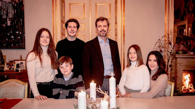 Foto familiar de Federico y Mary de Dinamarca con sus hijos en Navidad 