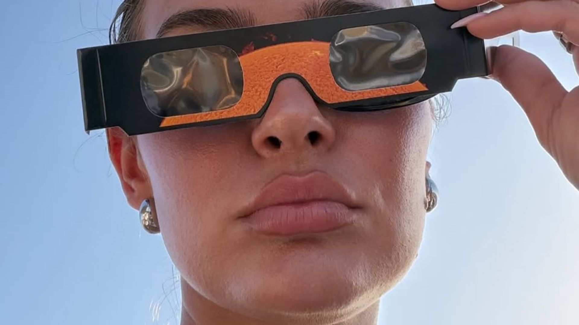 Laura Escanes, preparada para el eclipse solar de este 12 de agosto