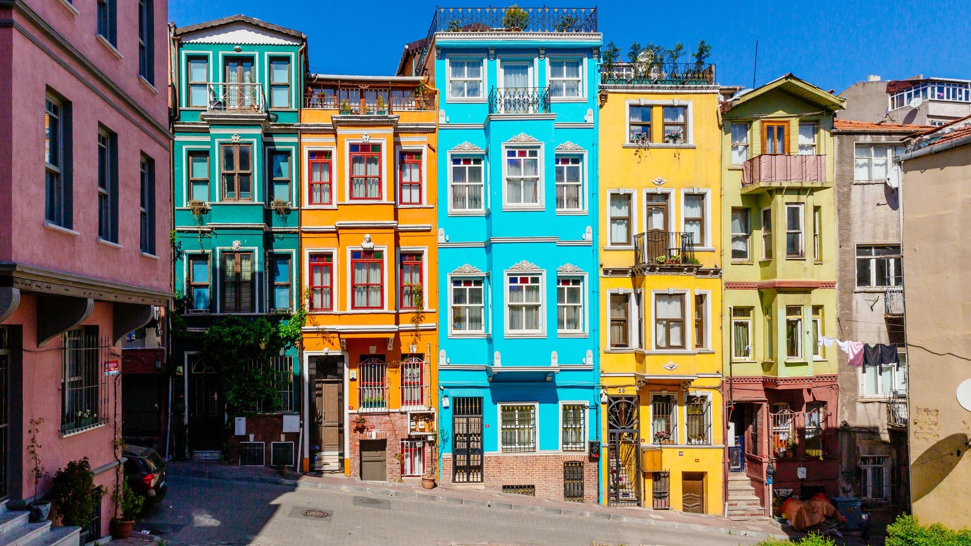 Calles de colores en los barrios de Fener y Balat en Estambul. Turquía
