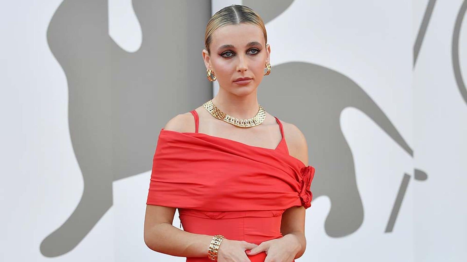 La historia detrás del increíble vestido 'vintage' con el que Emma Chamberlain ha impactado en Venecia